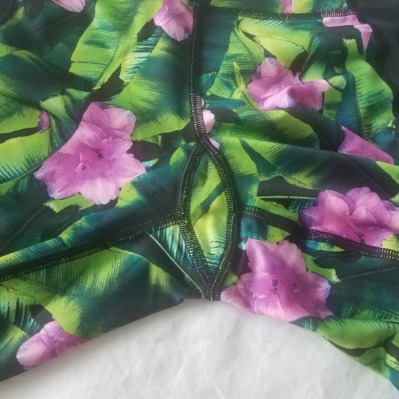Betsey Johnson jungle flower color block leggings - Picture 5 of 11